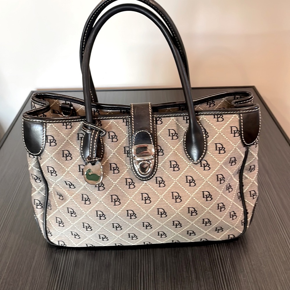 Dooney & Bourke purse.